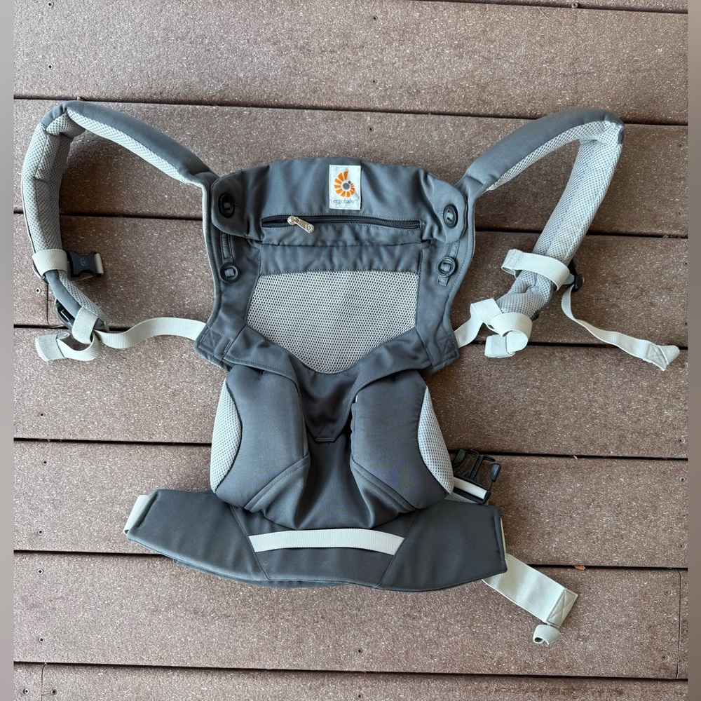 Ergobaby 360 Grey Carrier with Two Newborn Inserts